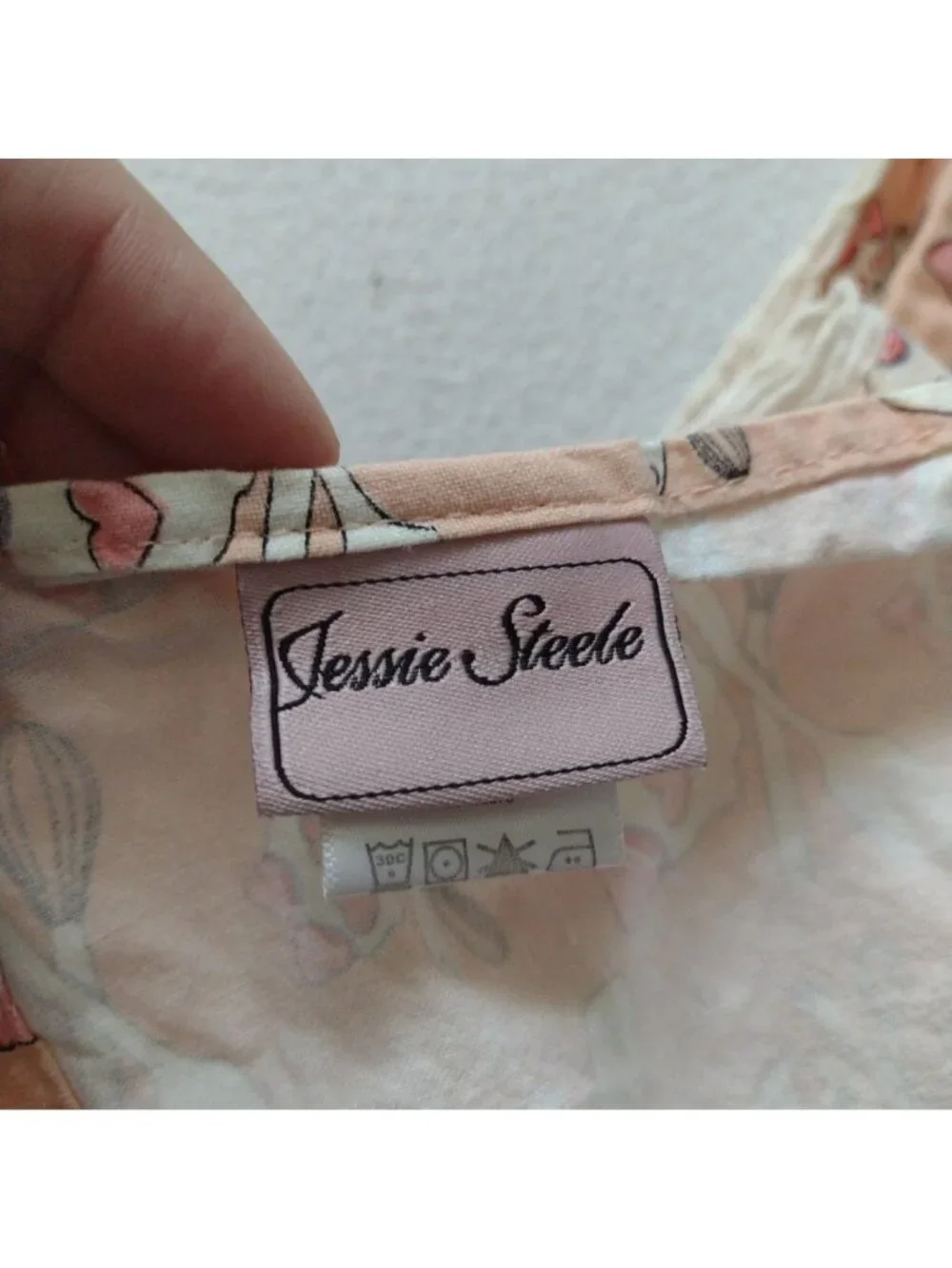 Retro Style Jessie Steele Apron OS Pink Skull Cotton w Removable Bib